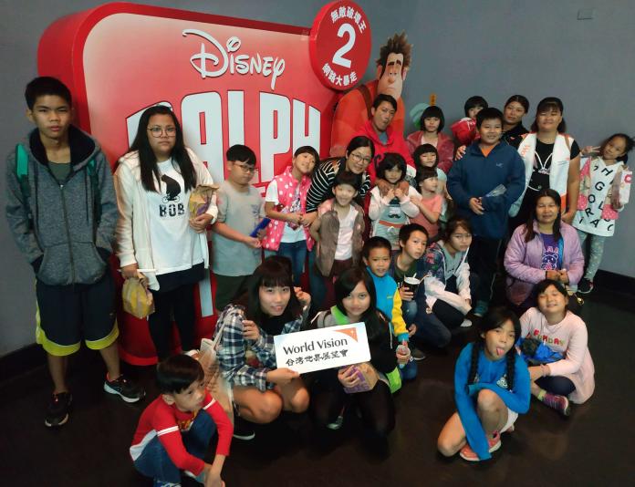 威秀影城公益電影場 　邀請台灣世界展望會資助童觀影

