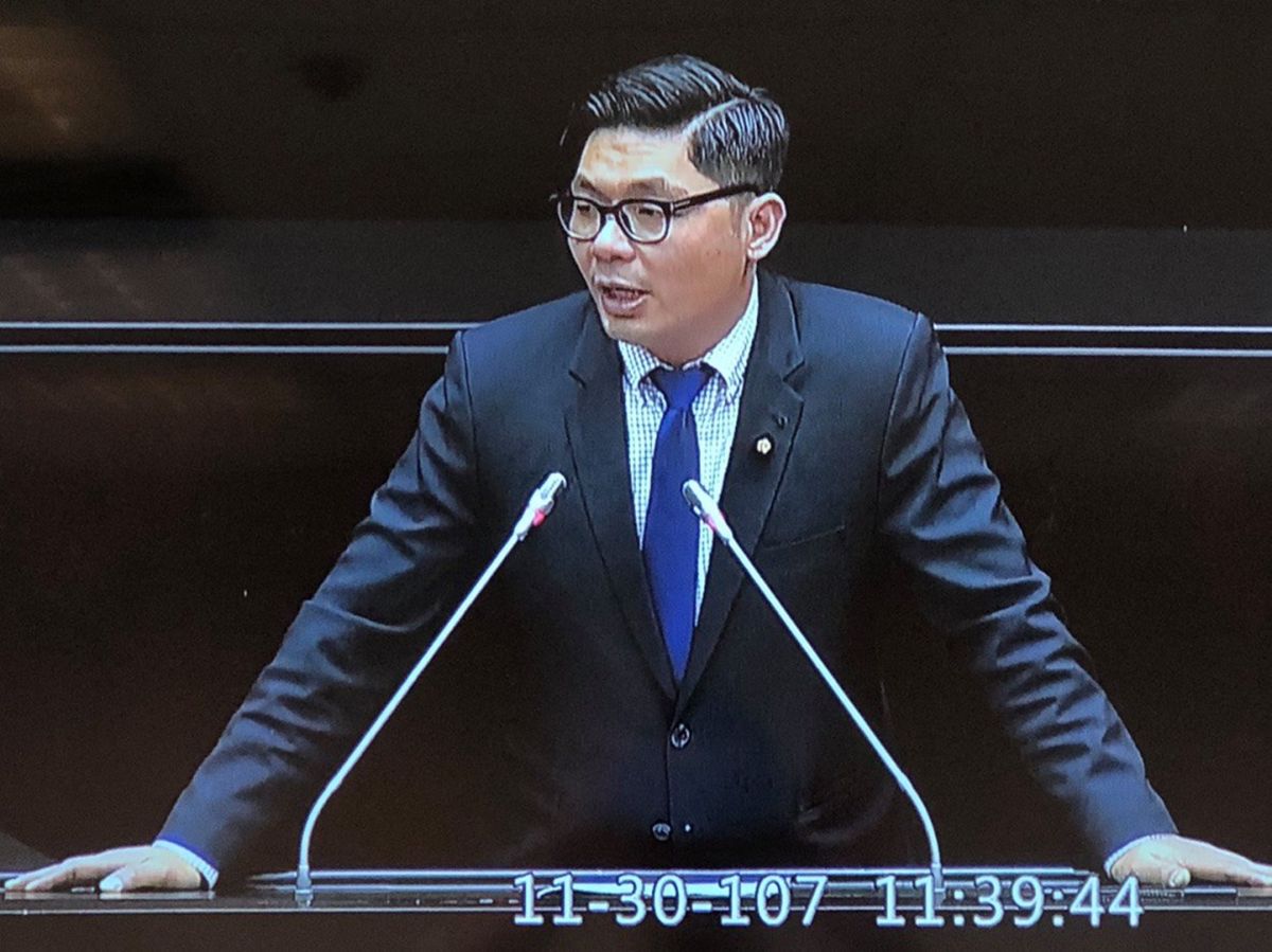 國民黨立委許毓仁。（圖 / 翻攝許毓仁臉書）