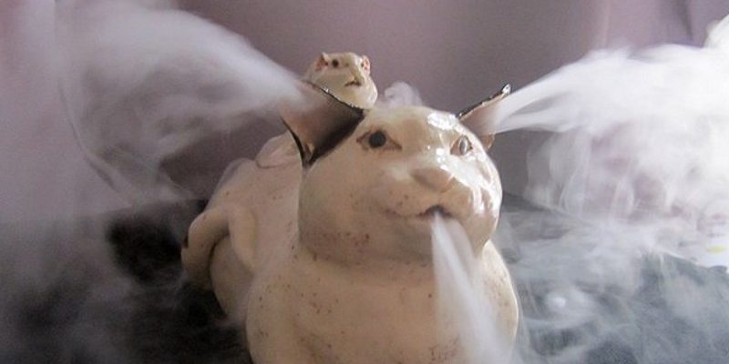 日本陶藝家作品貓咪香爐　一燃香讓貓咪七竅生煙！　
