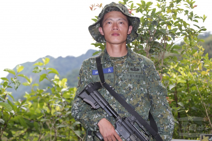 ▲ 特2營特2連的范鈞毅上士，堅持和弟兄走完山隘行軍。（軍聞社記者林澤廷攝）