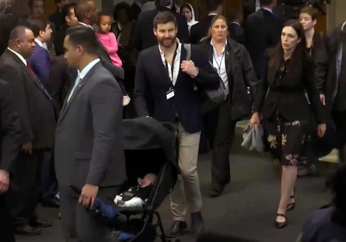 ▲紐西蘭總理阿爾登成為聯合國史上第一位帶著嬰兒參與會議的國家領導人。（圖／達志影像／美聯社）