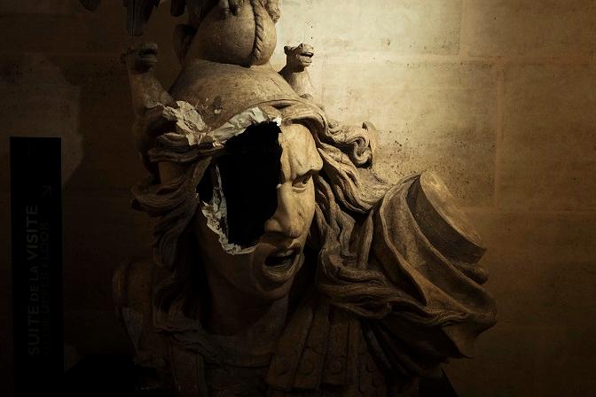 ▲法國大革命精神象徵、知名雕像瑪麗安娜（Marianne）也遭「毀容」。（圖／美聯社）