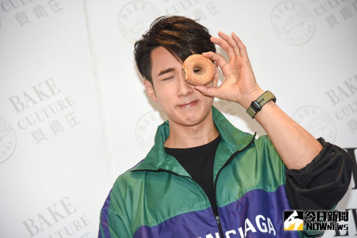 ▲吳尊出席麵包店公益活動。（圖／記者陳明安攝，2018.12.03）