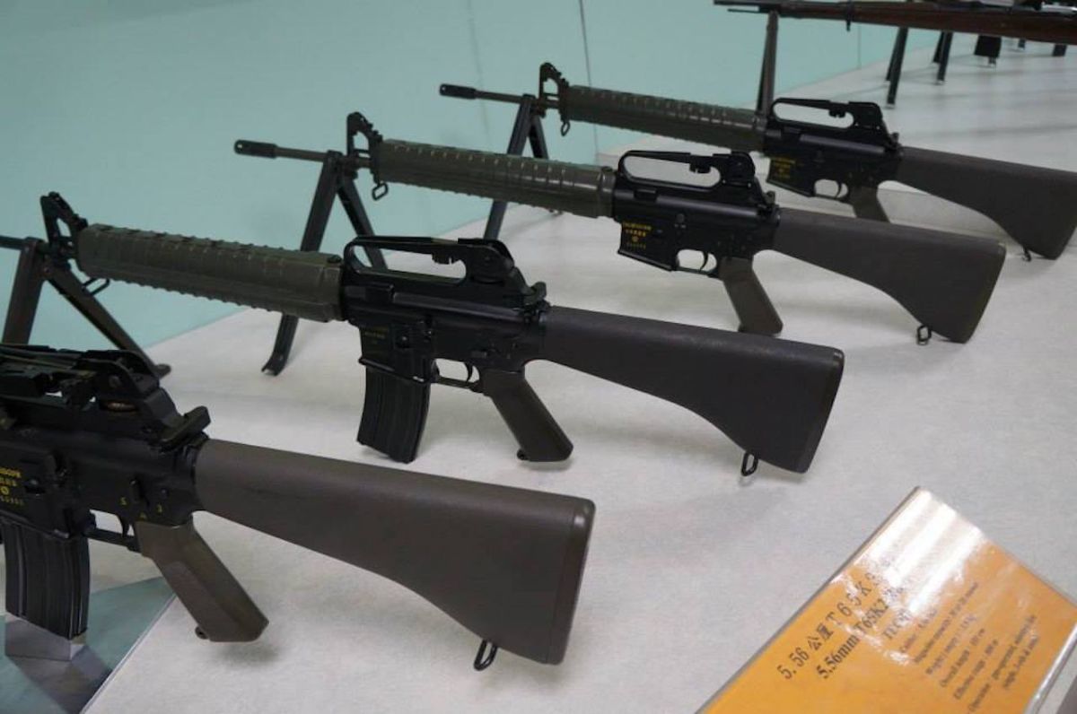 ▲與國軍制式步槍T65k2相似度極高的槍械，國防部經查槍枝序號地點位在嘉義的新訓旅。圖為軍備局館藏之T65K2步槍（圖／記者呂炯昌攝）