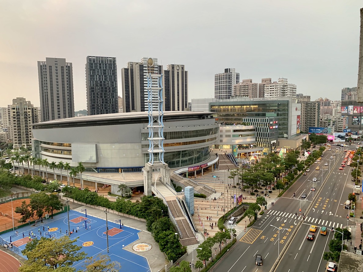 ▲北高雄漢神巨蛋百貨周邊生活機能佳。（圖／信義房屋提供）