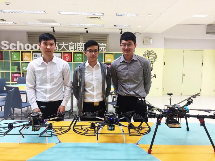 ▲國立中山大學師生所研發的「空汙偵測AI無人機群」。（圖／記者陳美嘉翻攝）