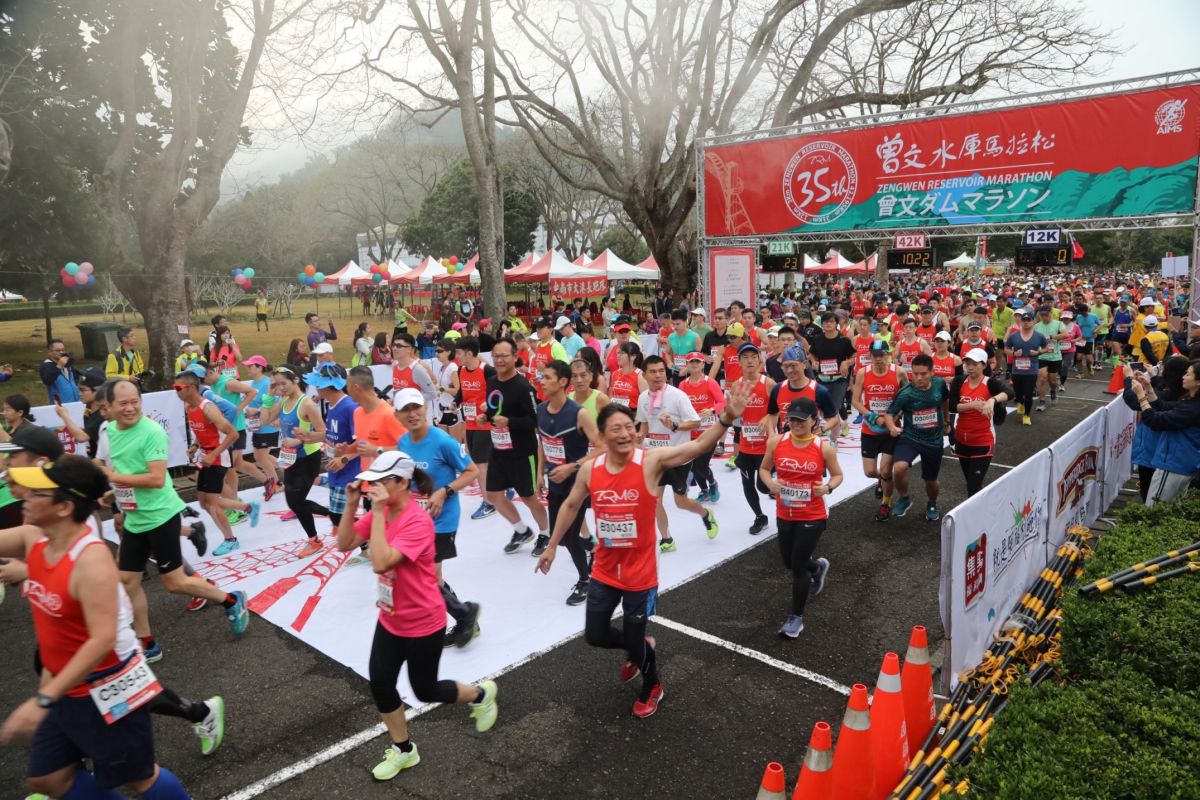 ▲曾文水庫馬拉松賽事21公里路跑組。(圖/記者陳聖璋翻攝)