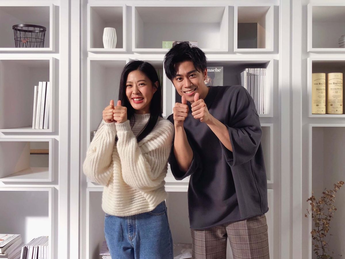 ▲廖柏雅（右）與Erika合作新歌，兩人親密互動被讚像真情侶。（圖／柏雅音樂工作室提供）