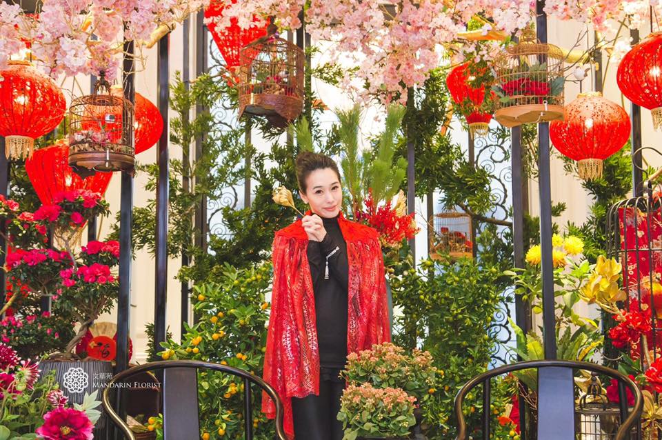 前海基會董事長江丙坤媳婦陳妍嵐熱愛花卉藝術，長子江俊德當年買下文華苑，抱得美人歸。（圖／翻攝自陳妍嵐臉書）