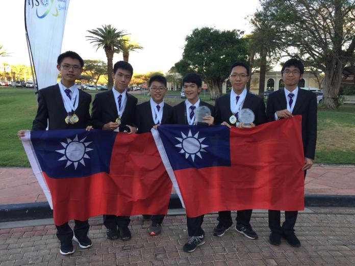 台灣隊非洲搶金牌　科學奧林匹亞代表團　6人全部奪金　
