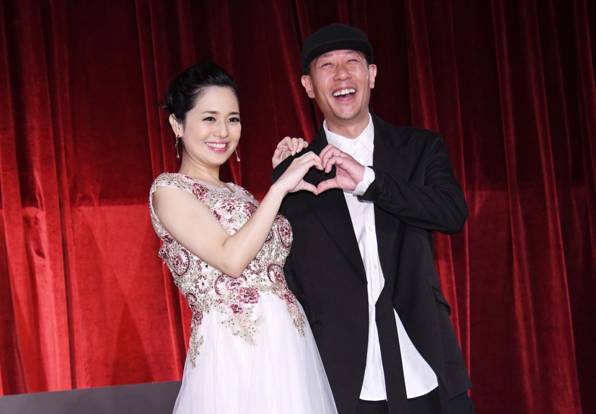  ▲蒼井空（左）與老公甜蜜訪台。（圖／記者林調遜攝,  2018.12.11）