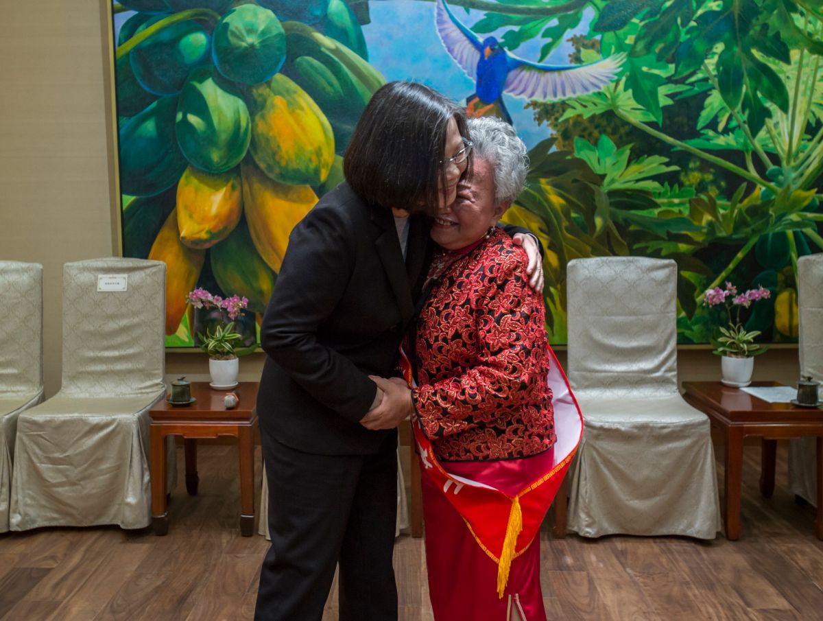 蔡英文總統12日接見107年全國好人好事代表。（圖 / 總統府提供）