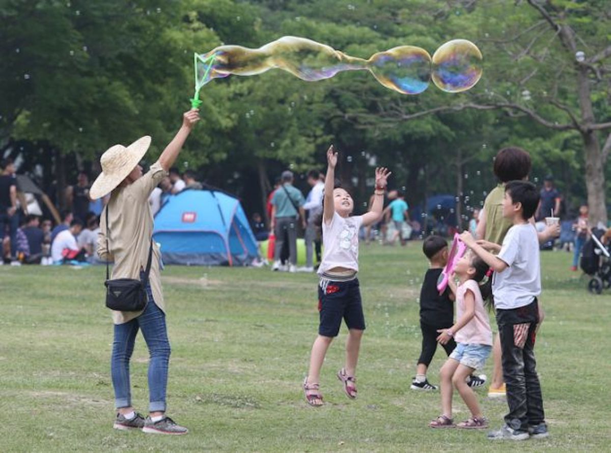 ▲2019 年光是 3 天以上的連續假期就多達 7 個！（圖／中央社資料圖片）