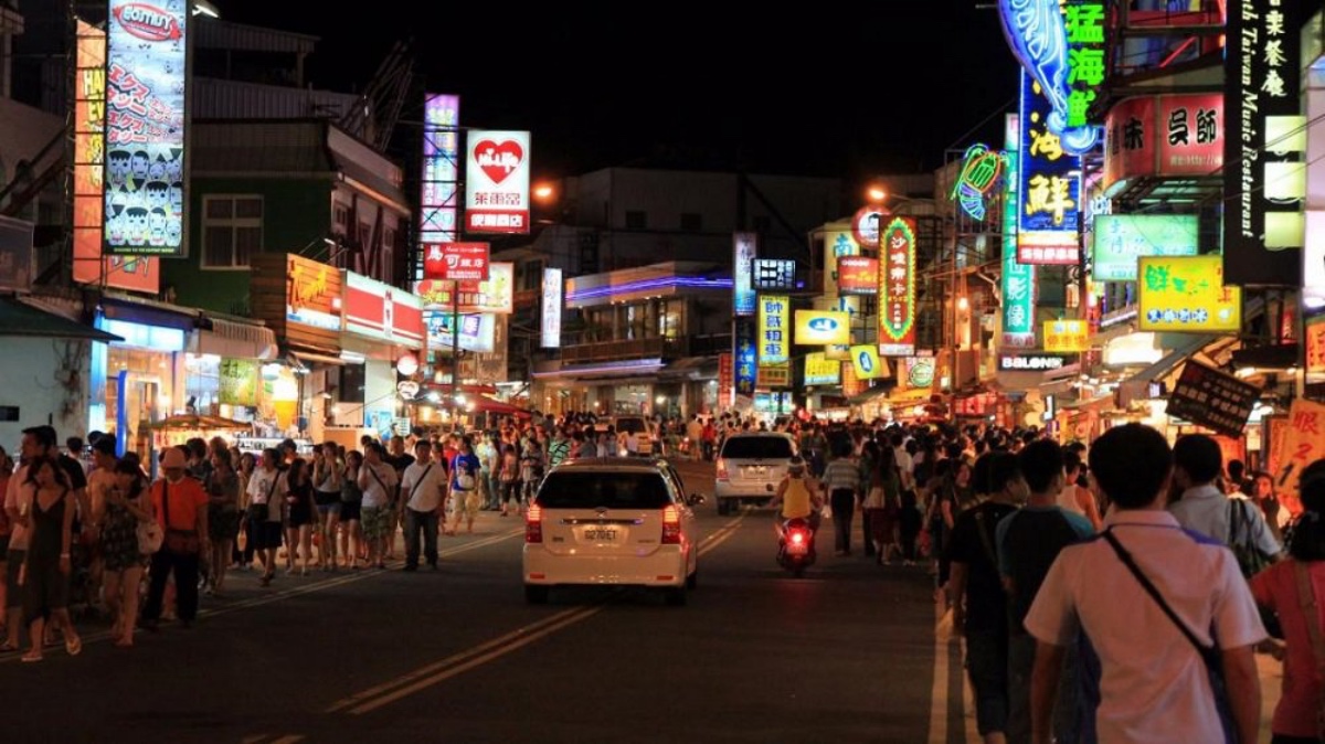 ▲墾丁慘澹？業者怨「太晚補助」，觀光局：「天價滷味改了嗎？」（圖／NOWnews資料照）