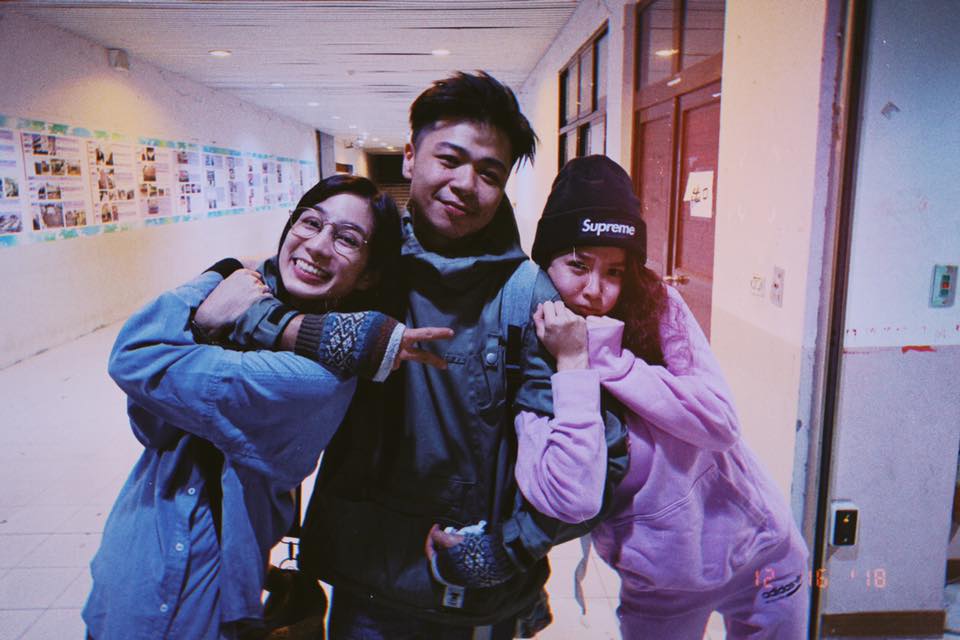 ▲温貞菱、導演劉彥甫、郭書瑤拍攝《通靈少女2》殺青。（圖／翻攝自臉書）