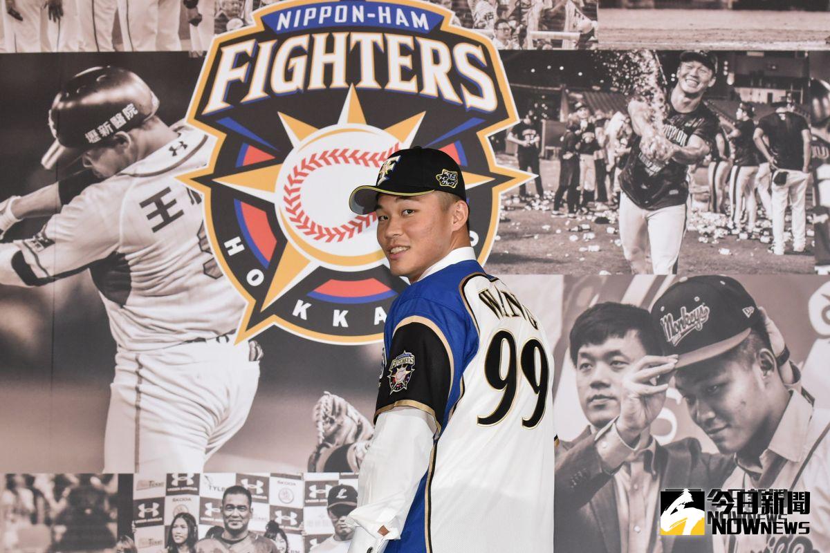 王柏融正式加盟北海道日本火腿鬥士隊。（圖／記者林柏年攝，2018.12.19）