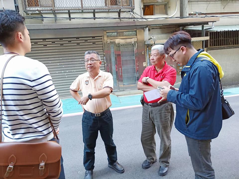 民進黨推出劉耀仁（左二）力爭台北市議會龍頭。（圖／劉耀仁臉書）