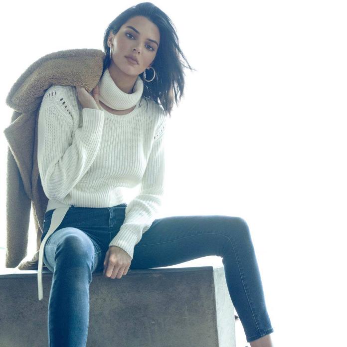 年僅23歲的Kendall Jenner以2,250萬美元穩坐第一，幾乎快要是排名第二的Karlie Kloss年收入1,300萬美元的兩倍。圖＠Kendall Jenner臉書