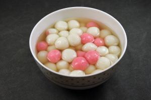 ▲有網友在網路上表示，「湯圓加什麼吃最美味？」。（示意圖／台北市市場處）