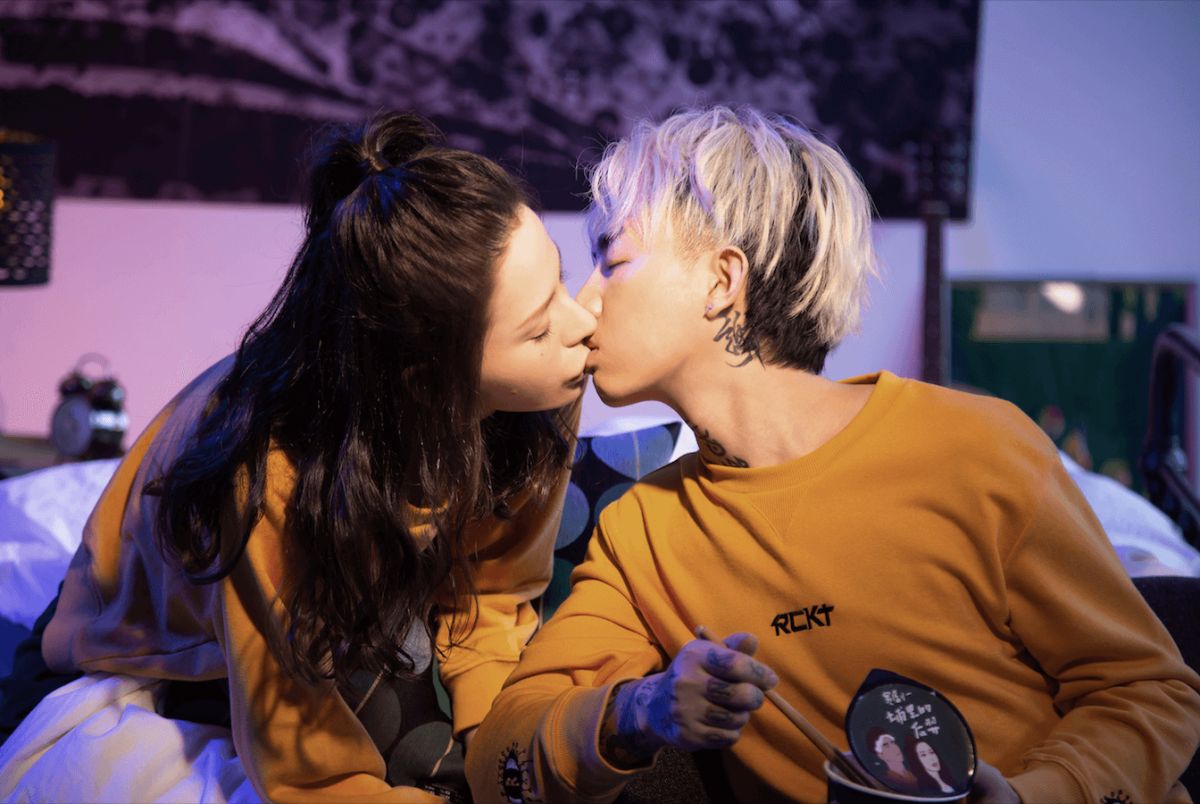 ▲謝和弦的新專輯歌曲〈我不是白馬王子〉找來愛妻擔任MV女主角。（圖／華納音樂提供）