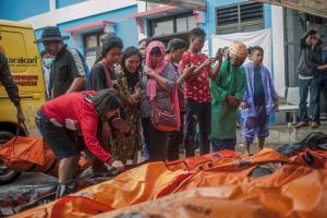 ▲印尼海嘯釀成慘重災情，目前已有 222 人死亡、843 人受傷、28 人失蹤。（圖／達志影像／美聯社）
