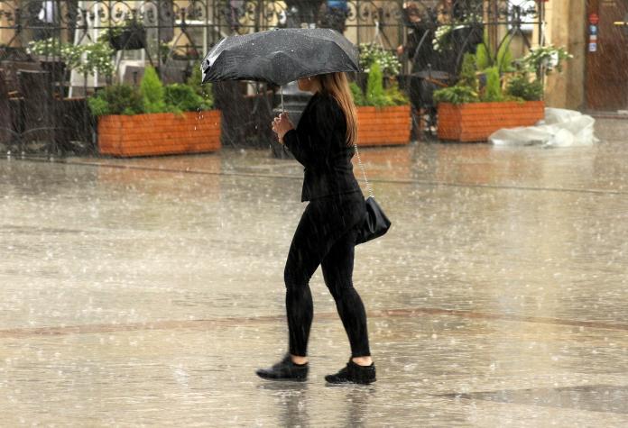 ▲中央氣象局在今( 24 日)凌晨對五縣市發布大雨特報，跨年也可能全台有雨。(圖 / 翻攝自網路)