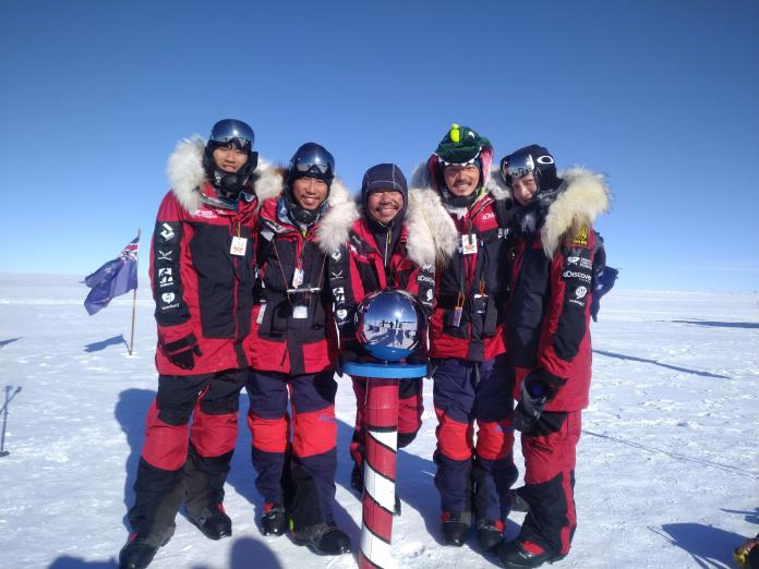 台灣首支南極長征隊成功抵達南極點（橘子關懷基金會提供）