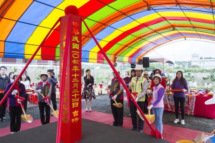 ▲花壇鄉公所舉行長沙公園興建動土儀式，鄉長李成濟在卸任前也繳交的亮麗成績單。（圖／記者陳雅芳攝，2018.12.24）