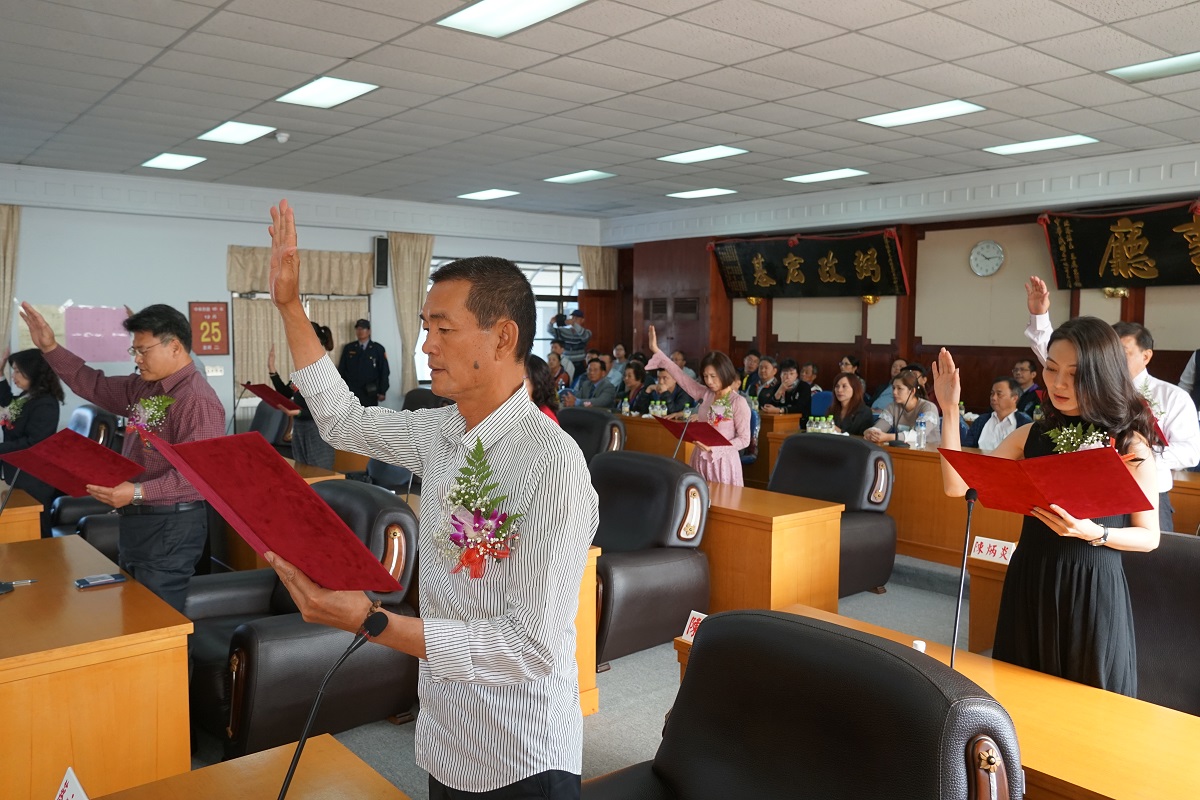▲北港鎮民代表會11位代表宣誓就職。（圖／記者蘇榮泉攝，2018.12.25）