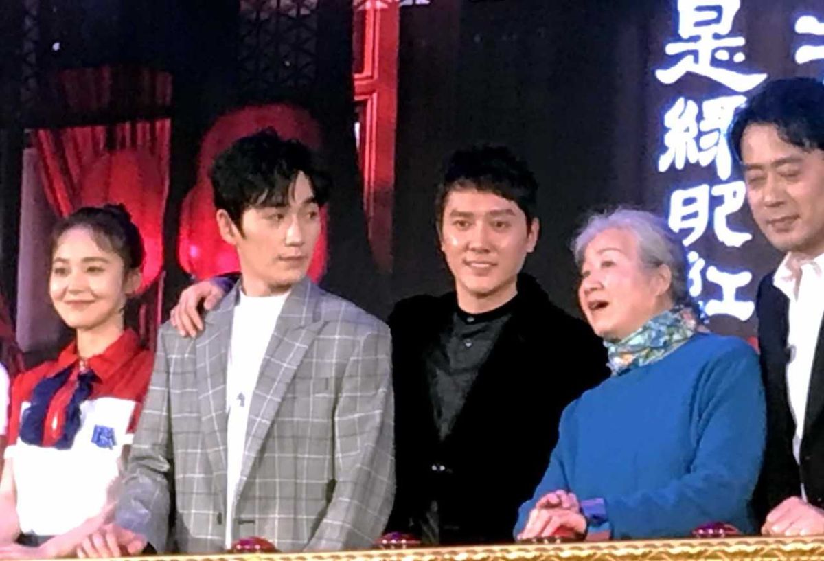 ▲馮紹峰（中）出席記者會。（圖／八大提供）