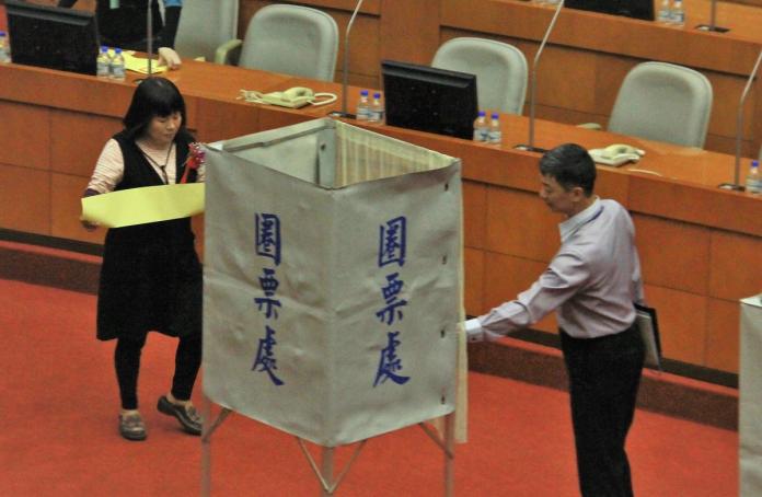 ▲第一選區以第1高票當選的蔣月惠正副議長都投給自己。（圖／記者陳宗傑攝,2018.12.25）