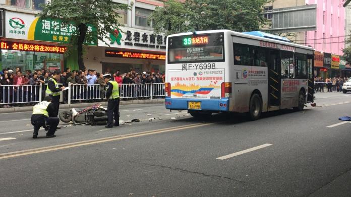 ▲福建龍岩公車劫持案，已造成8死22傷，傷者之中一人尚未脫離生命危險。 (圖 / 翻攝自香港01)