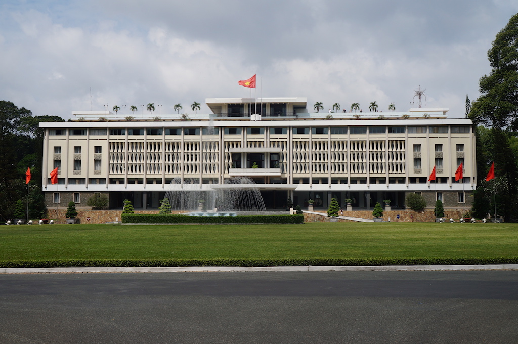 ▲針對越南觀光客集體脫逃，外交部亞太司已與越南駐台辦事處官員見面，表達對此事件的關切。圖為胡志明市前南越總統府。（資料圖／記者呂炯昌攝）