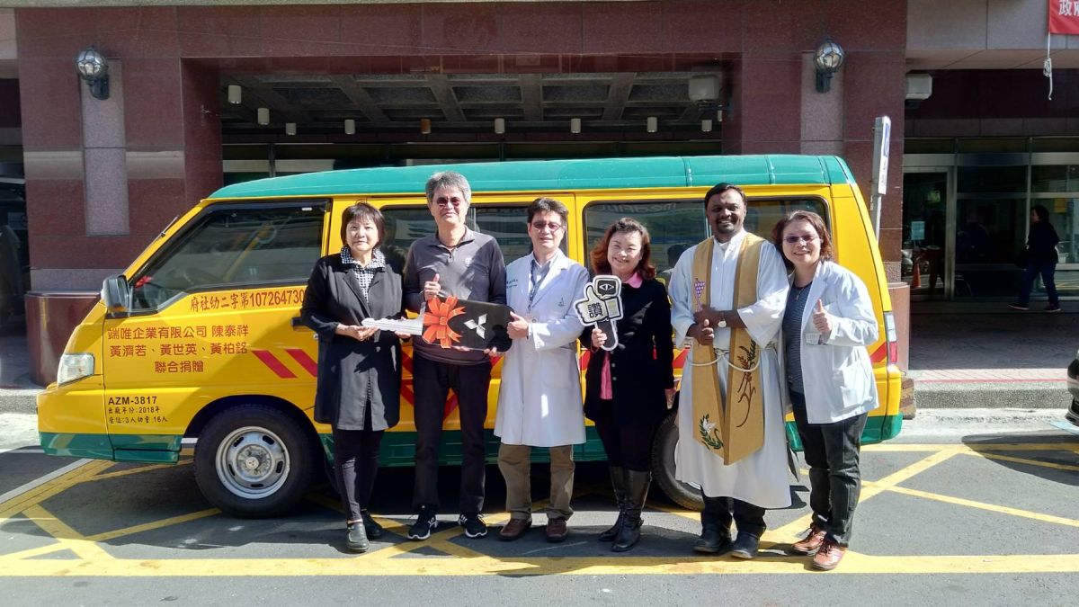 ▲若瑟醫院27日上午舉行「台西早療中心幼童專用車捐贈儀式暨新車祝福禮」。（圖／記者洪佳伶攝，2018.12.27）