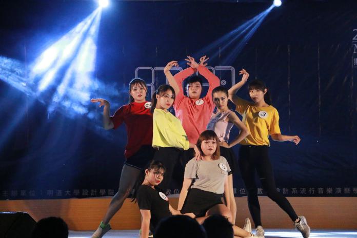 
▲學生以舞蹈、歌唱表演接受評分。（圖／記者陳雅芳攝，2018.12.27）
