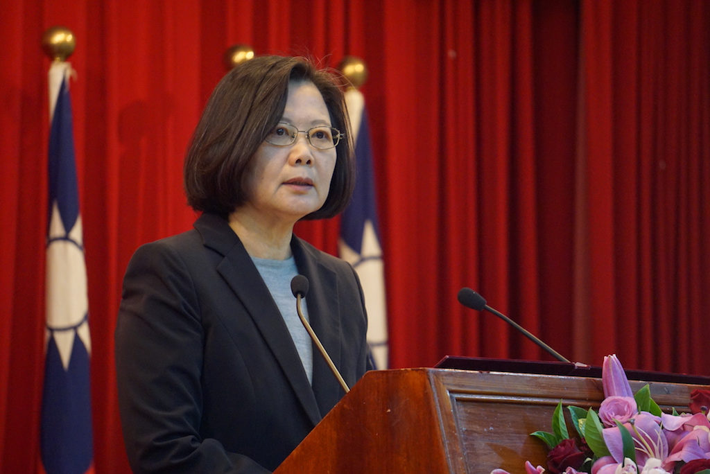 ▲上任之後民調跌不停，加上九合一選舉大敗，讓蔡英文總統連任之路坎坷。（圖／記者呂炯昌攝）