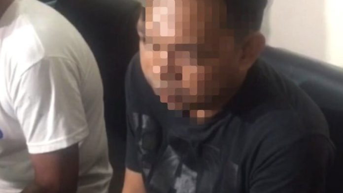 菲律賓虐童狠父遭警方逮捕。（圖／翻攝網路）