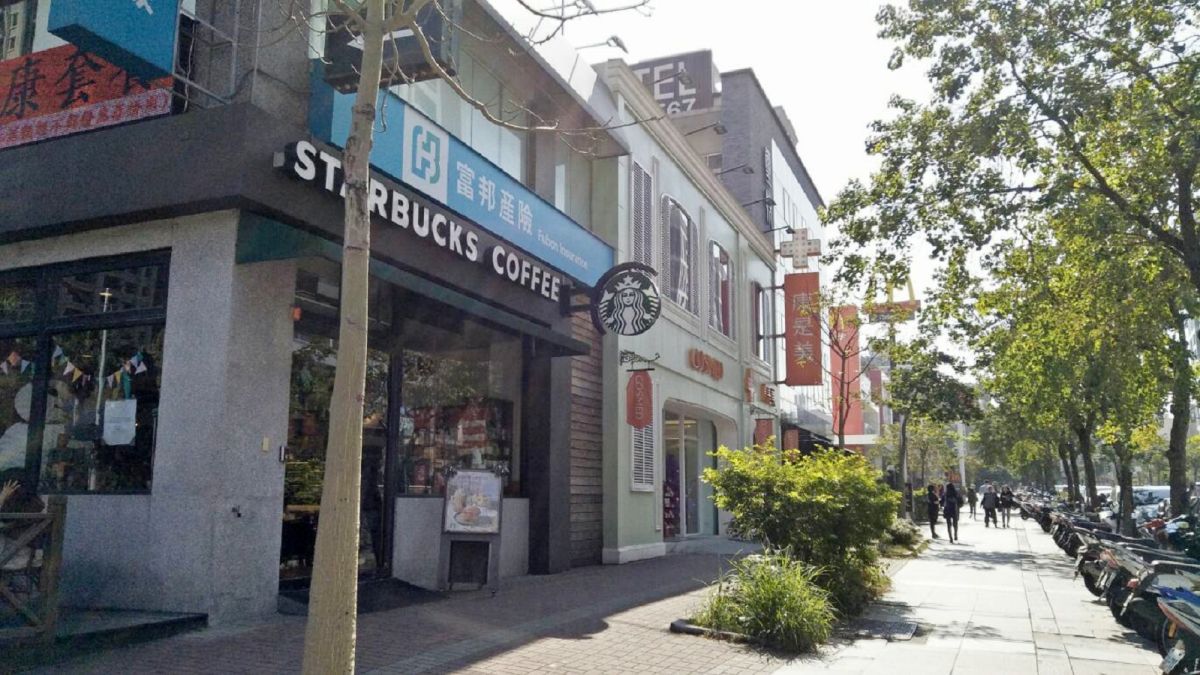 ▲新竹市東區關新路連鎖餐廳林立，是竹科人美食天堂。（圖／信義房屋提供）