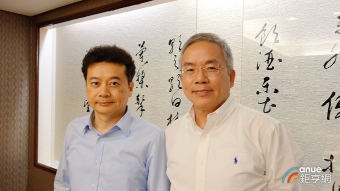 ▲ 騰輝電子董事長勞開陸(右)及總經理鍾健人。(鉅亨網記者張欽發攝)