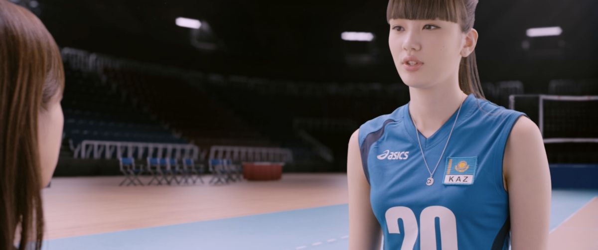 ▲哈薩克「排球女神」莎賓娜客串演出《真愛神出來》。（圖／影市堂提供）