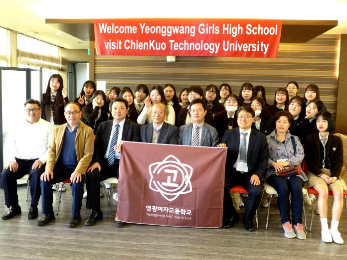 影／韓國女學生來台遊建國科大體驗一日大學生活
