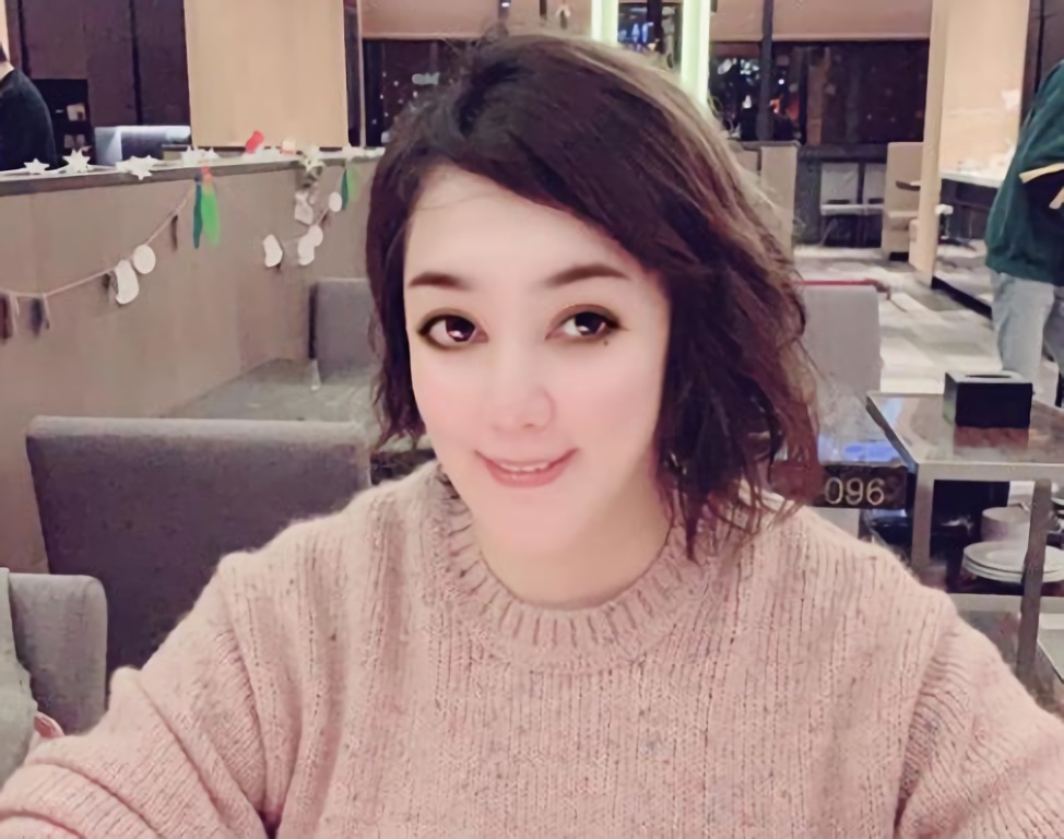 ▲藝人凌葳威以本名謝伊琪重新出發。（圖／謝伊琪臉書）