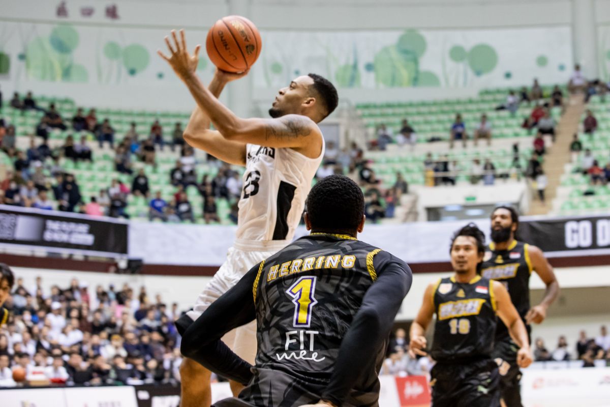 ▲寶島夢想家台美混血的錢肯尼（Kenny Chien）(上籃者)。（圖／寶島夢想家提供）