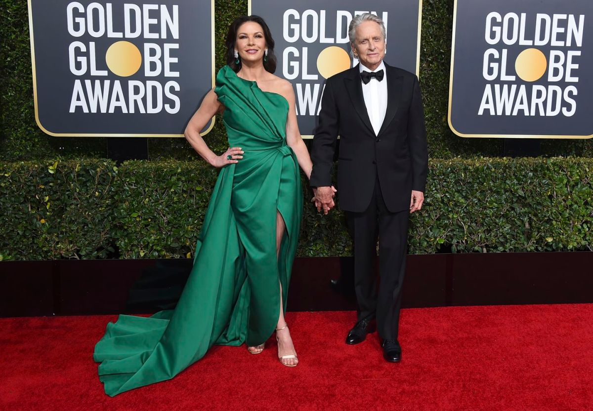 ▲麥克道格拉斯（右）和老婆凱薩琳麗塔瓊斯走紅毯。（圖／美聯社）