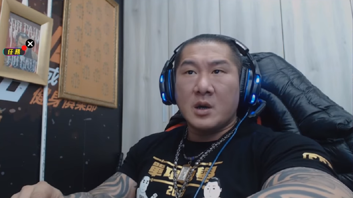 ▲館長在直播中談及兩岸關係。（圖／翻攝自youtube）