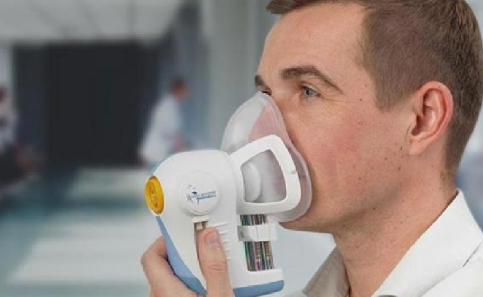 英國劍橋癌症研究中心與生技公司Owlstone Medical共同推出呼吸臨床實驗檢測，分析口腔中的分子切片並預期偵測早發癌症的訊號。