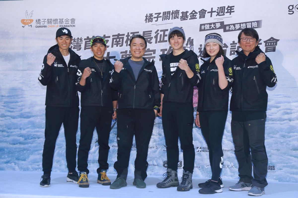 ▲橘子南極長征隊成功返國，隊員包括吳昇儒（左起）、陳彥博、劉柏園、宥勝、林語萱、導演楊力州都平安抵達。（圖／記者葉政勳攝 , 2019.01.08）