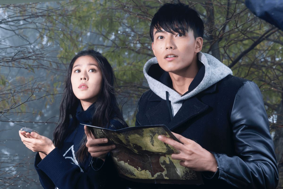 ▲劉艾立與鮮肉演員賴東賢親密互動，就像真的情侶般。（圖／華納音樂提供）