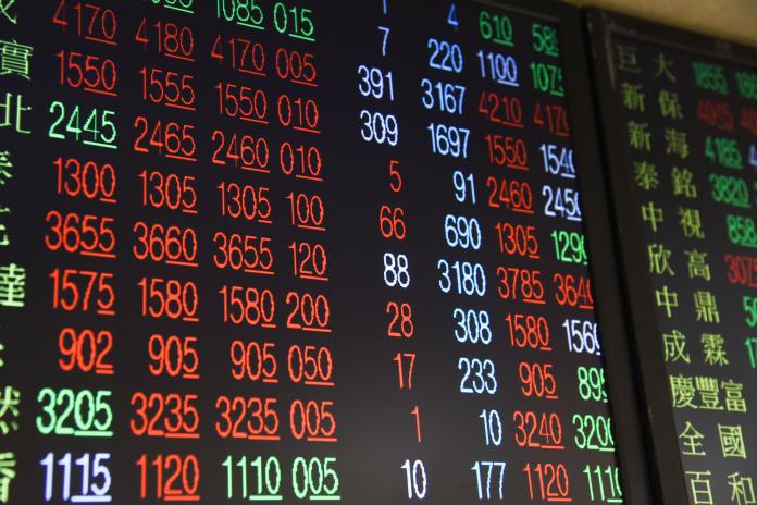 ▲台北股市1月9日開盤漲21.03點，以9584.63點開出，隨後漲百點，來到9660點之上。（圖／NOWnews 資料照片）