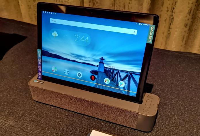  Lenovo Smart Tab 2合1 平板電腦 + 專屬的SMART DOCK；產品支援Amazon Alexa 或  Google 語音助理功能。